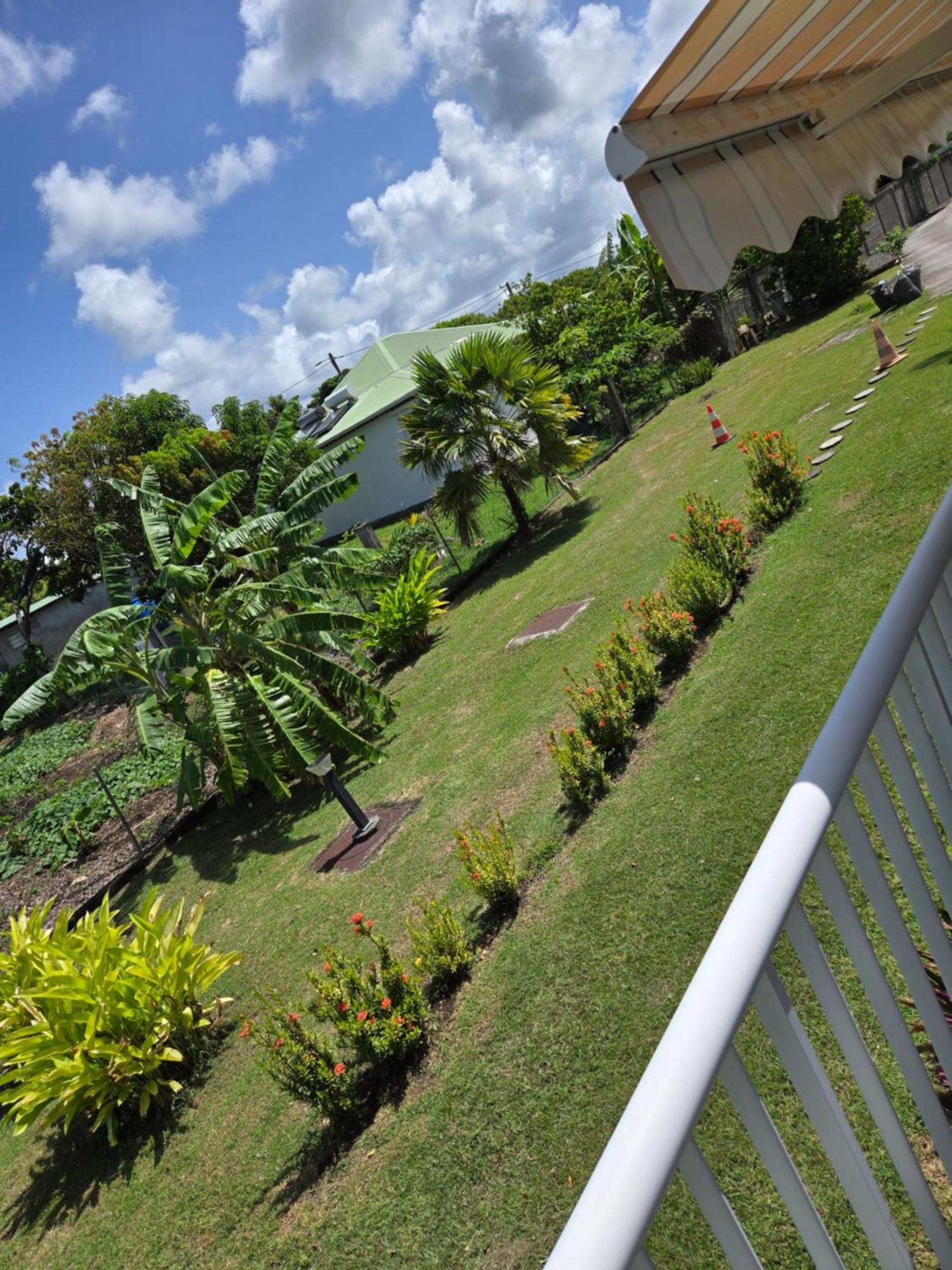 Bungalow Bo Sicrie Le Moule Exterior photo